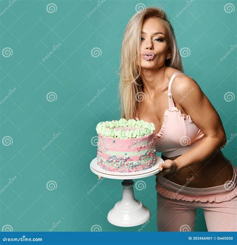 discover 89 sexy woman birthday cake latest in daotaonec