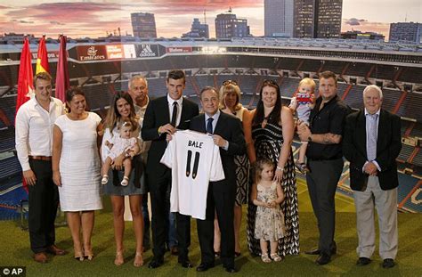 Gareth's training schedule and exercise program have been set by him so that he can regain fitness. Gareth Bale's family join him for his introduction as the ...