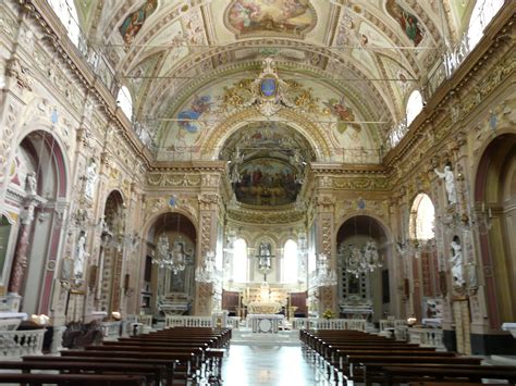 Sant'ambrogio basilica, basilica in milan, italy, that is an outstanding example of lombard romanesque architecture. File:Uscio-chiesa sant'ambrogio-navata.JPG - Wikipedia