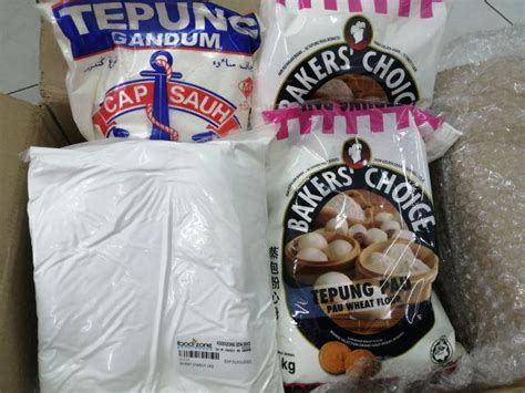 «tepung gandum bakers choice pilihan bagus untuk membuat roti sekiranya susah nk dapatkan stock…» Baker's Choice Tepung Gandum / Tepung Pau 1kg | Shopee ...