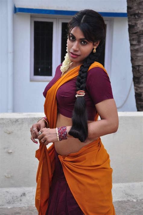 Hot Actress Kanishka Spicy Navel Show In Saree Photo Gallery South