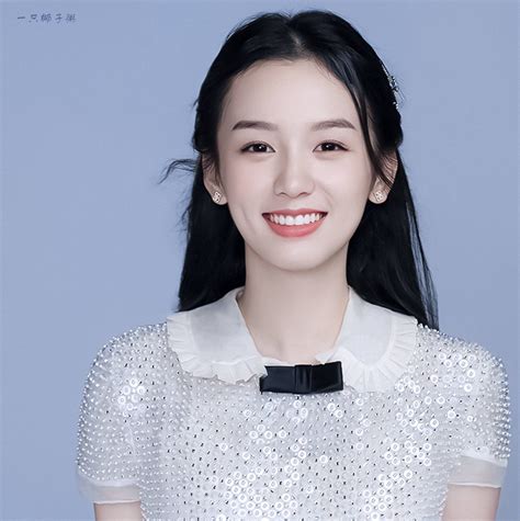 Zhou Ye 周也 ♡ On Twitter Pretty Face Celebrity Stars Ulzzang Girl