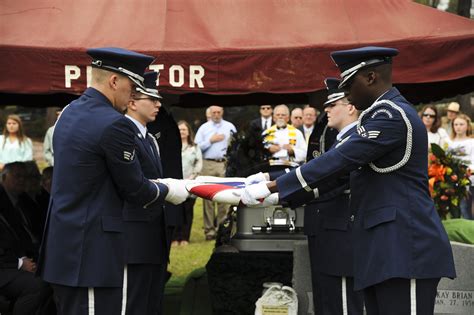 doolittle raider lt col robert hite is buried with military honors in arkansas little rock