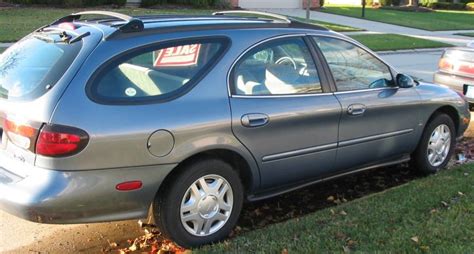 1999 Ford Taurus Wagon Pictures
