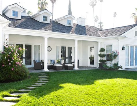 Selecting the right color palette for your home's exterior isn't just about the surfaces you are painting and staining. Dunn-Edwards Paints - Paint Stores, Paint Color & Design ...