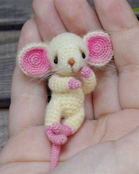 Crochet Pattern Of The Famous Little Mouse Dress Crochet Mouse