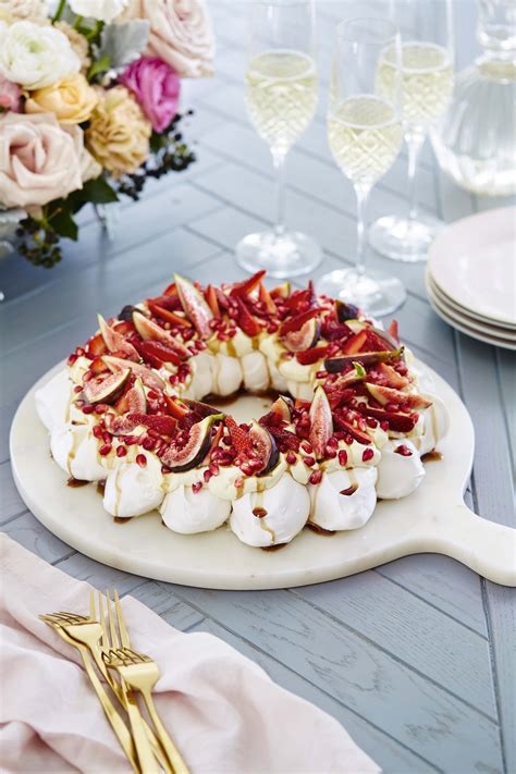 Christmas in australia is a very different affair, mainly because it's during summer. Pavlova wreath with strawberries, pomegranate & figs in 2020 | Pavlova recipe, Australian ...
