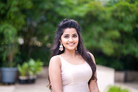 tollywood cute and lovely actress anupama parameshwaran latest images in modern outfits