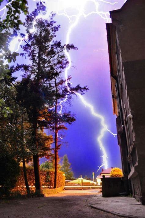 Pin By Pamela Lowrance On Storms Lightning Photography Storm