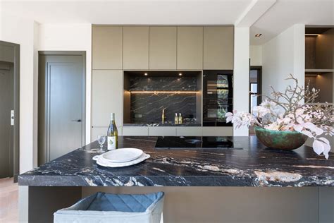 Granit tropical storm angola gesteinsart: Tropical Storm granite: luxury appartment in black - PURE ...
