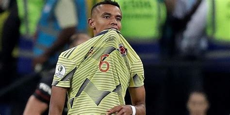 William tesillo's jersey number is 6. William Tesillo titular con Colombia vs Ecuador ...