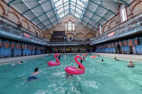 Victoria Baths Opens To Public For First Time In 25 Years Manchester Evening News