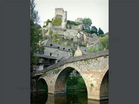 Belcastel Vieux Pont Sur Laveyron Maisons Du Village Médiéval Et