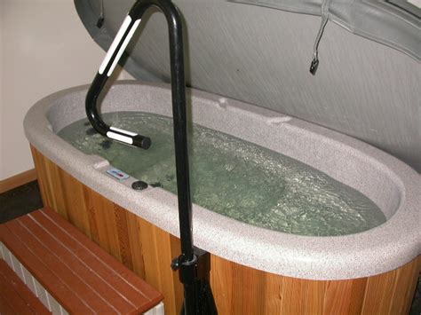 Other units feature a private indoor pool with an adjacent hot tub. what's a good size two person tub? (bathtub, bedroom ...