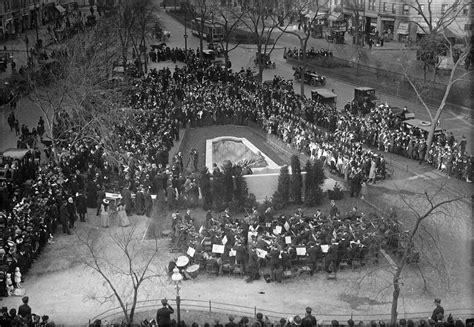 Daytonian In Manhattan The Isidor And Ida Straus Memorial Memory