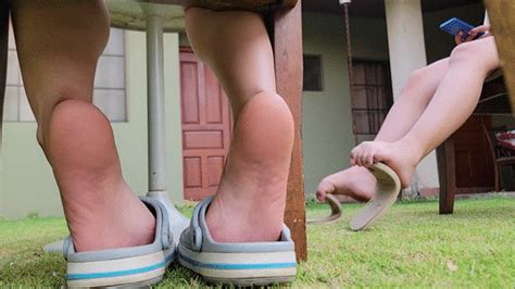 Barefoot And Soles Show By Oftalmologist Girl In Crocs Best Latin Shoeplay Videos Clips4sale