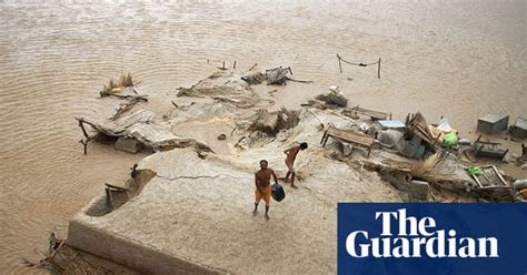 Pakistan Floods Leave 1100 Dead World News The Guardian