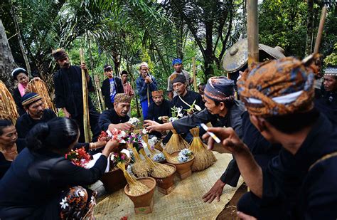 Seren Taun Upacara Adat Panen Masyarakat Sunda Infobudaya Net