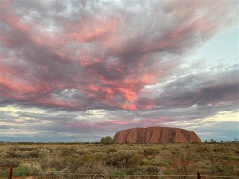 After a long connecting flight from adelaide via sydney, i finally touch down at uluru airport. Uluru (Uluru-Kata Tjuta National Park) - 2021 Alles wat u ...
