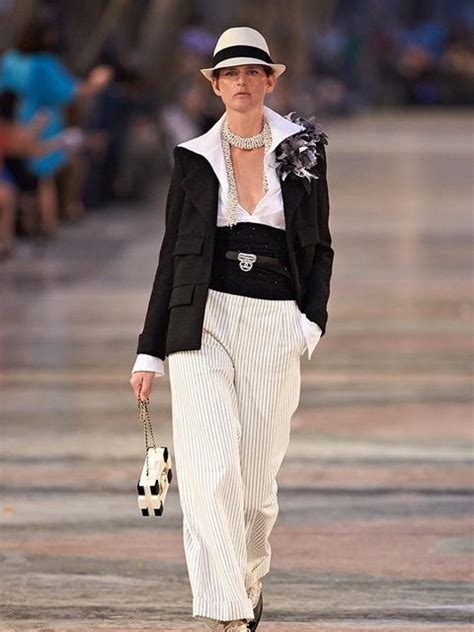 Chanel Cruise 2016 Collection