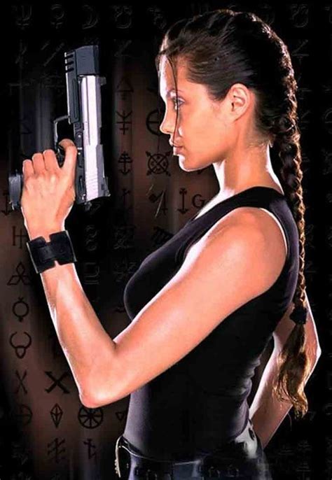 Pin By Tamara Jovanovska On Joli Tomb Raider Angelina Jolie Lara Croft Angelina Jolie Lara