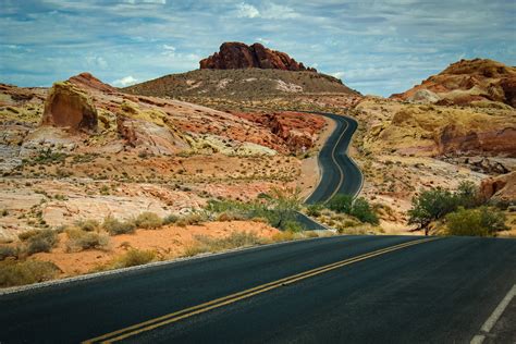 Desert Road · Free Stock Photo