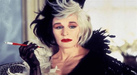 A pampered and glamorous london heiress. Glenn Close se caracterizó de Cruella de Vil ¡24 años ...