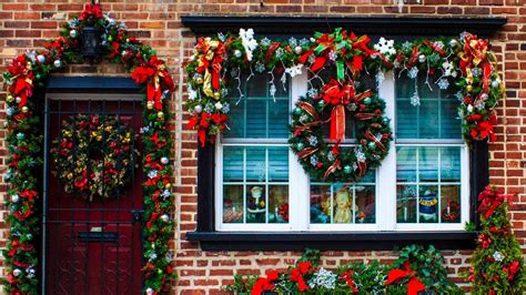 43 Elegant Christmas Window Decor Ideas