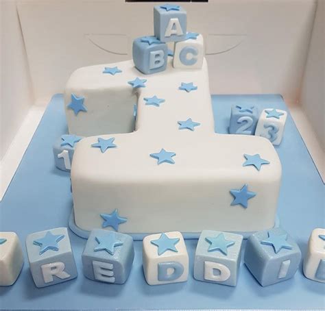 Cute baby boy first birthday cute cake with name. 39 Awesome Ideas For Your Baby's 1st Birthday Cakes