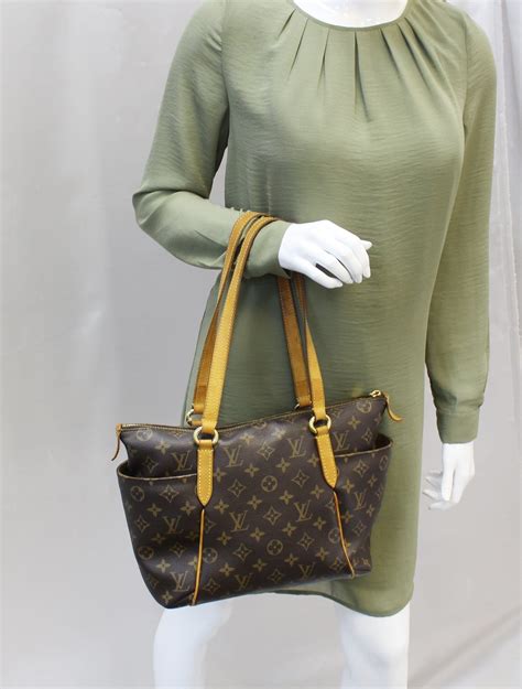Louis Vuitton Monogram Totally Pm Shoulder Tote Bag 20 Off