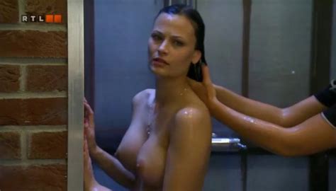 Vv Big Brother Hungary Zsuzsa Nude Shower Washed By Fanni