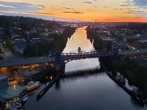 Stunning Spring Seattle Sunset : r/Seattle