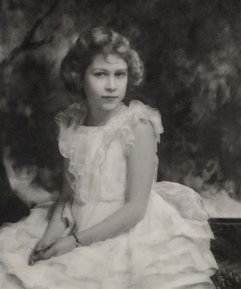 You cannot get your eyes of the old pictures of hm the queen. 1936 : Princess Elizabeth, four days after her father's ...