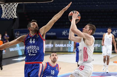 Mücadeleye hücumda etkili başlayan darüşşafaka tekfen. Özet: Anadolu Efes (91-68) Real Madrid basket maçı özeti ...