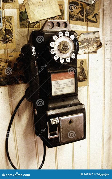 Teléfono Público Antiguo Imagen De Archivo Imagen De Ranura 441547