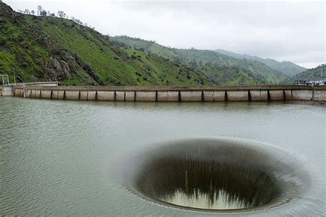 Lake Berryessa 'water hole' returns after California flooding - Curbed SF