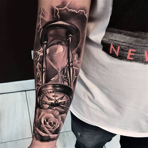 Hourglass Tattoo By Fabricio Victor Best Tattoos Hourglass Tattoo