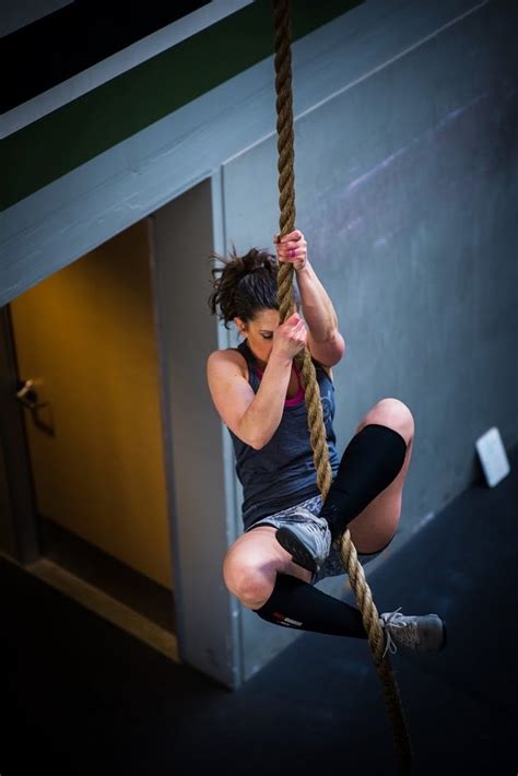15 Minutes Choose Rope Climb Or Handstand Walk Practice