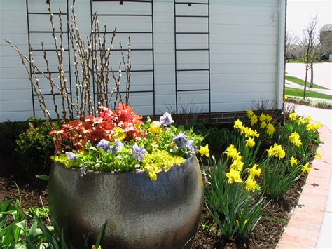 Spring Containers Omaha Landscaping Greenlife Gardens