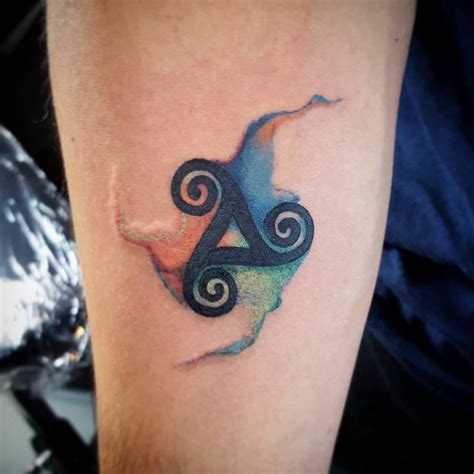 Die Besten 25 Triskele Tattoo Ideen Auf Pinterest Symbol Für Und