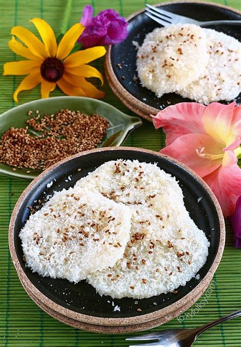 palitaw is a filipino afternoon snack or ‘merienda that consist mainly of glutinous rice coated
