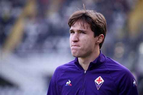 Born 25 october 1997) is an italian professional footballer who plays for serie a club juventus, on loan from fiorentina. Liverpool reportedly tracking Federico Chiesa - he'd be ...