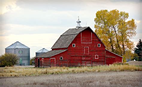 Old Red Barn On A Montana Farm Autumn Fall Farm Homestead Barn