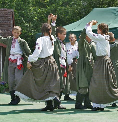 Contra Dance Popularity And History Of Contra Dancing