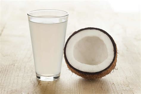 Água De Coco Conheça Os Vários Benefícios Do Líquido Para A Sua Saúde