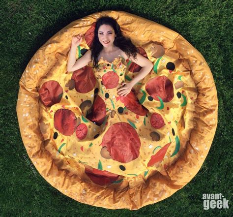 This Pizza Dress And Taco Gown Are So Glamorous Incredible Pizza