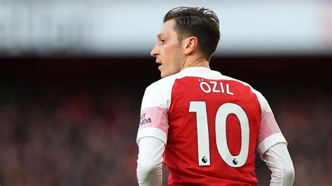 Mesut Ozil Transfer News Time For Arsenal To Bid Farewell Gunners Legend Charlie Nicholas