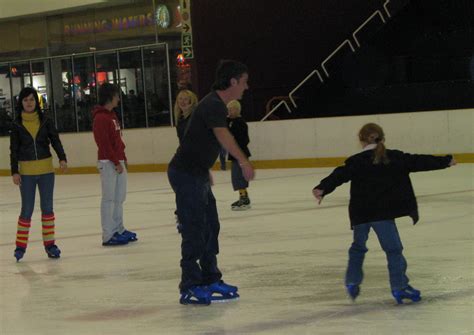 Interactive Magazine: Ice Skating at Festival Mall