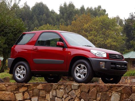 Toyota motor corporation is a japanese multinational automotive manufacturer headquartered in toyota, aichi, japan. TOYOTA RAV4 3 Doors specs & photos - 2003, 2004, 2005 ...