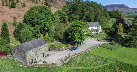 The cottages and cabin lie at the heart of our 450 acre family farm where we aim to create a home from home for our guests. Brackenrigg Holiday Cottages - Self Catering in Keswick ...